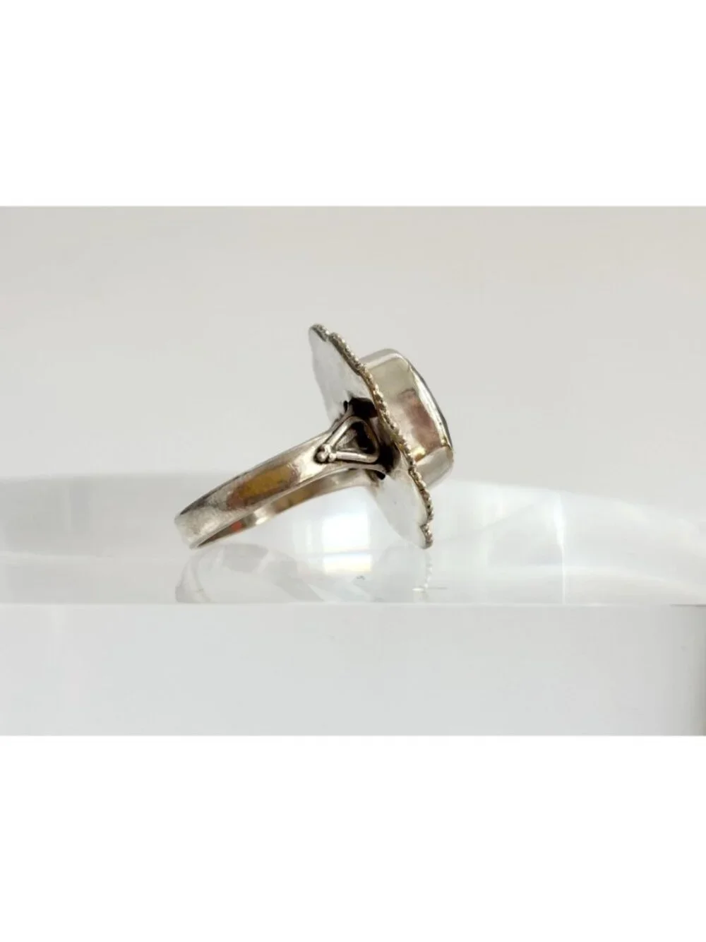 Oval Garnet Gemstone Scalloped Oxidized Sterling Silver 925 Vintage Ring sz 7.5